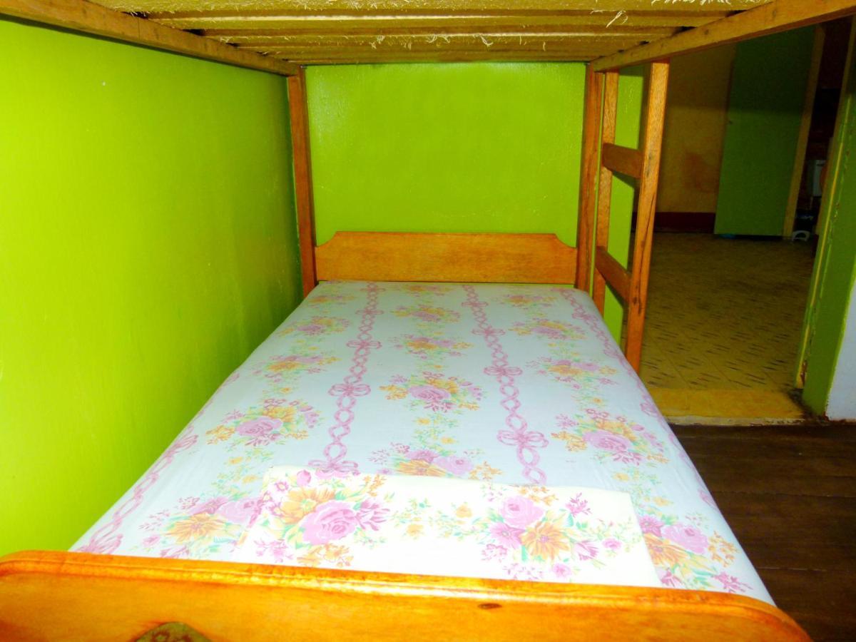 A&T Amazon Backpacker'S Bed and Breakfast Iquitos Exterior foto