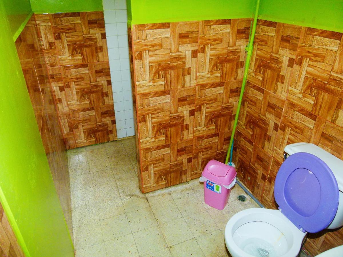 A&T Amazon Backpacker'S Bed and Breakfast Iquitos Exterior foto